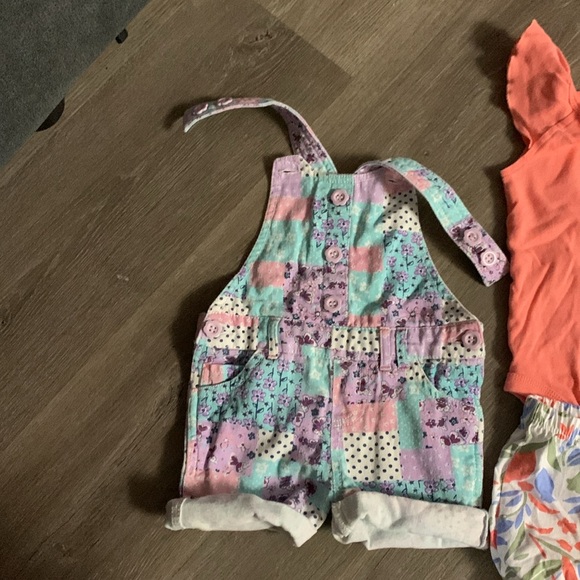 Like new baby girl 6 months clothes bundle - Picture 2 of 11